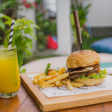 What The Duck Backpackers Canggu  Exterior photo