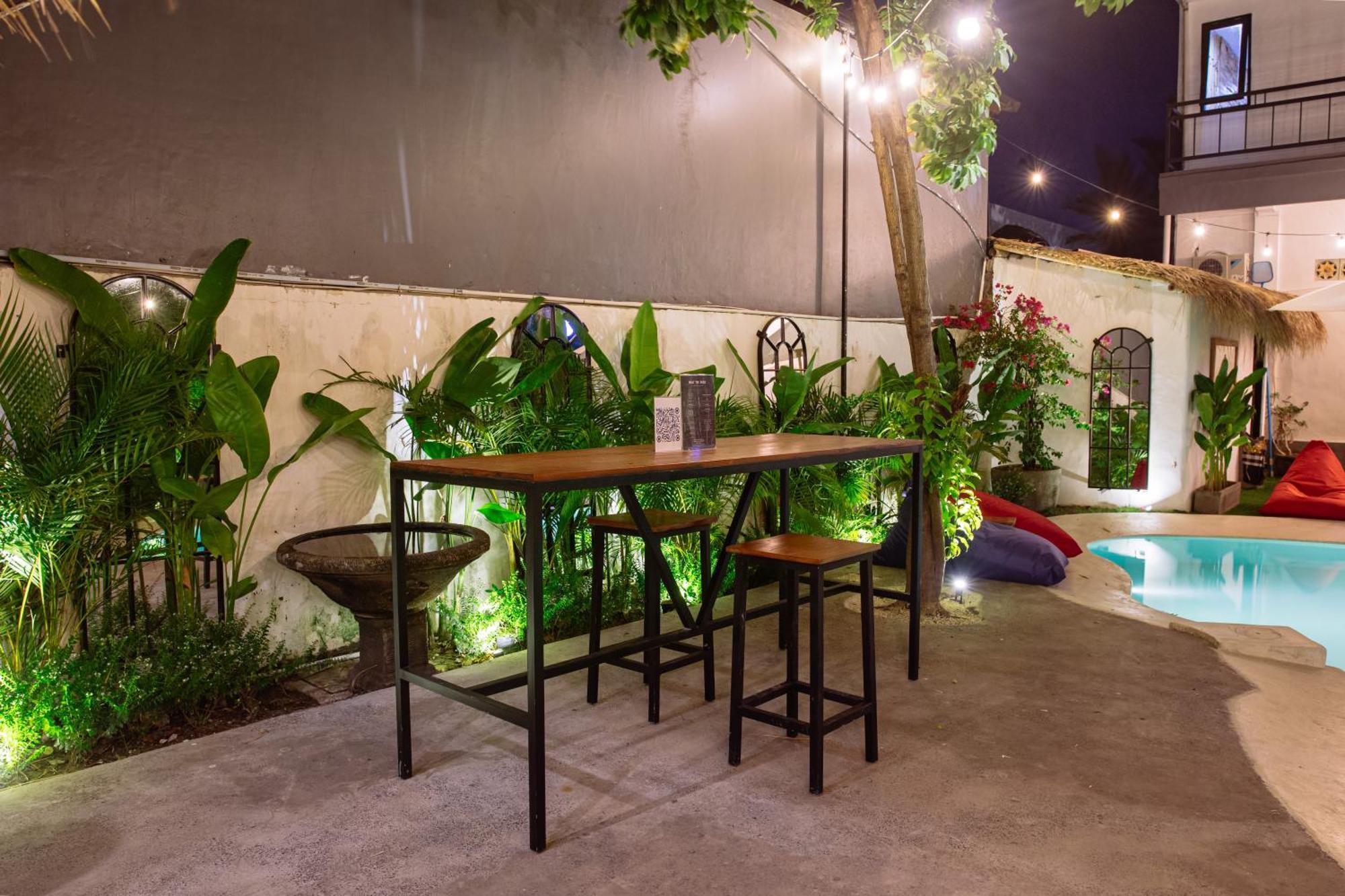 What The Duck Backpackers Canggu  Exterior photo