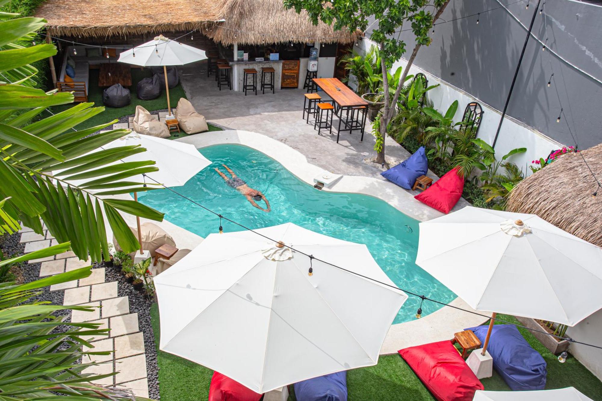 What The Duck Backpackers Canggu  Exterior photo