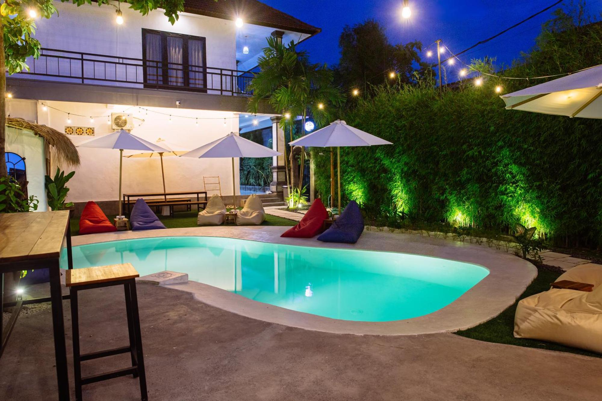 What The Duck Backpackers Canggu  Exterior photo
