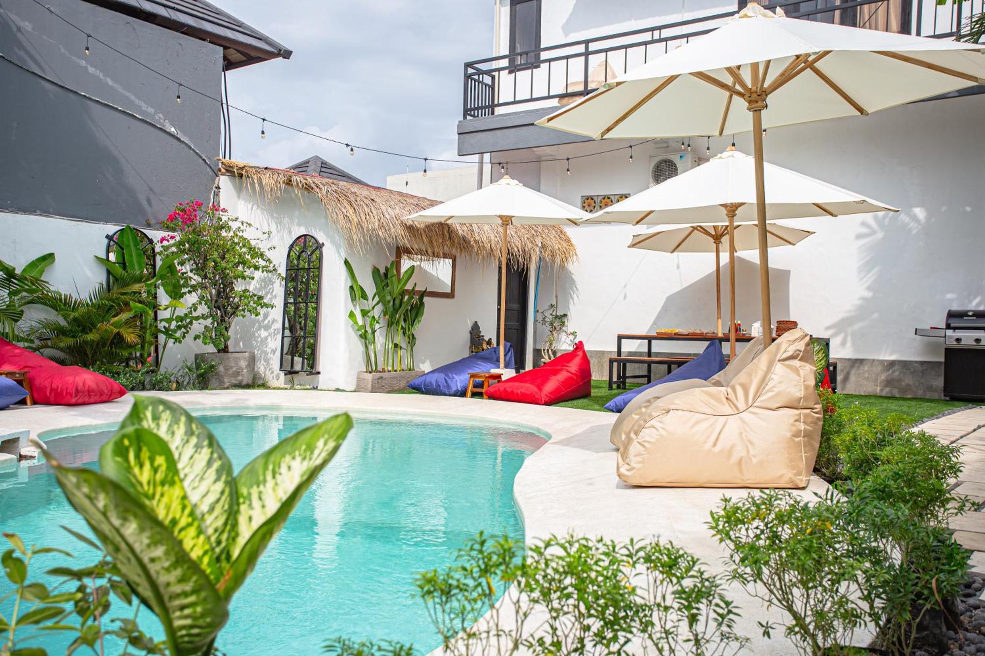 What The Duck Backpackers Canggu  Exterior photo
