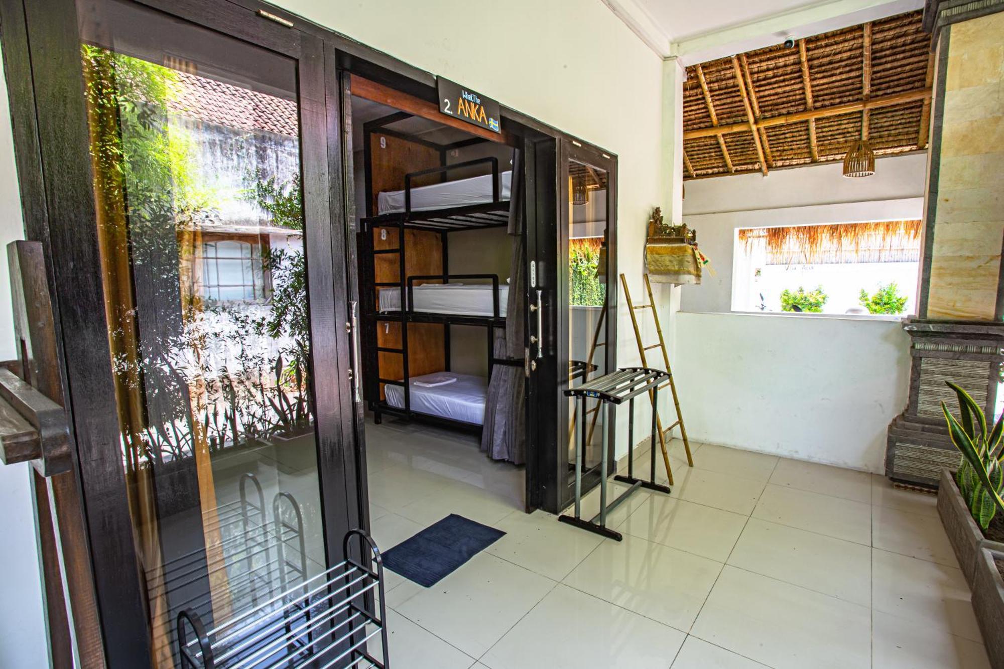 What The Duck Backpackers Canggu  Exterior photo