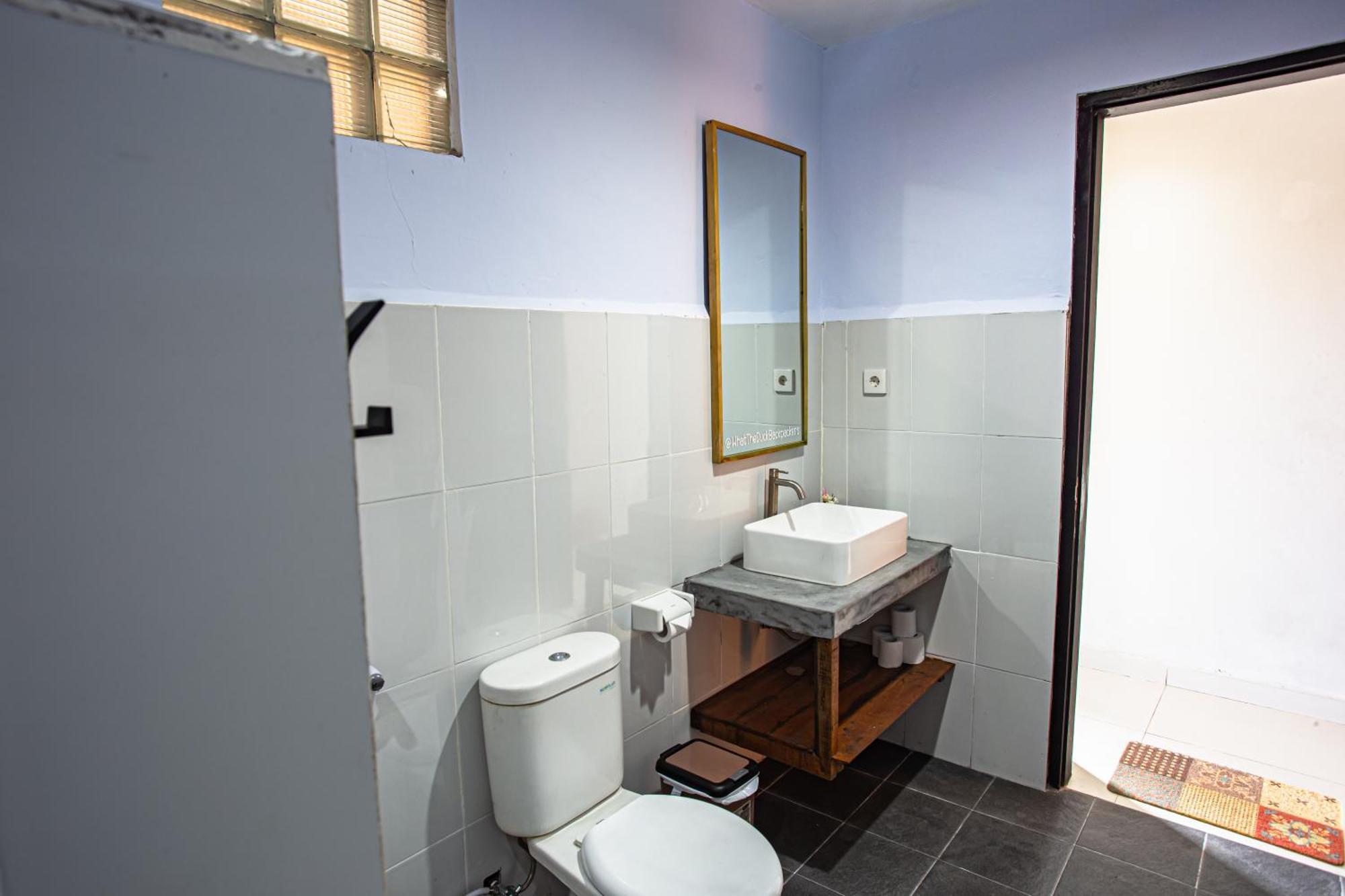 What The Duck Backpackers Canggu  Exterior photo