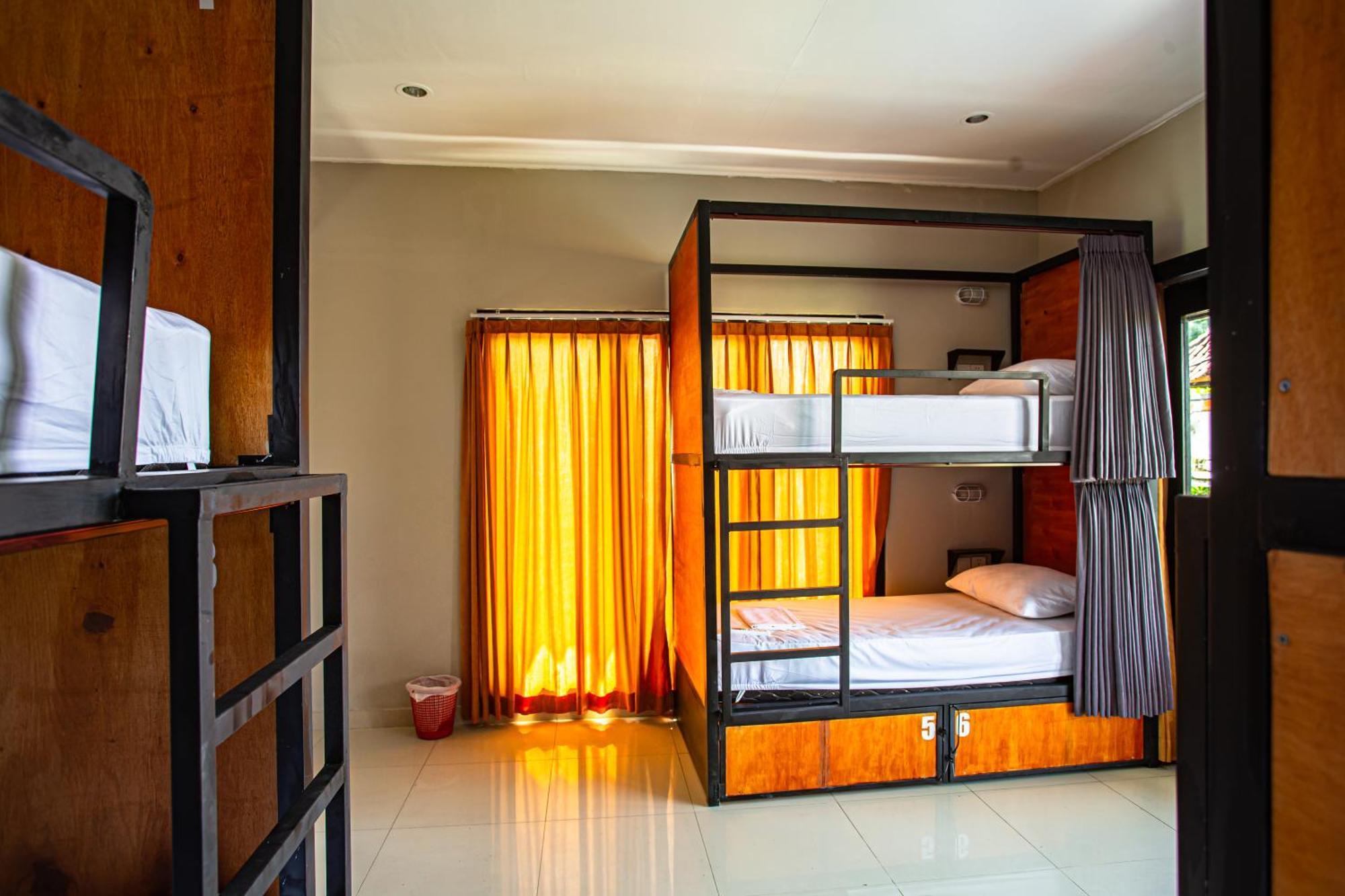 What The Duck Backpackers Canggu  Exterior photo