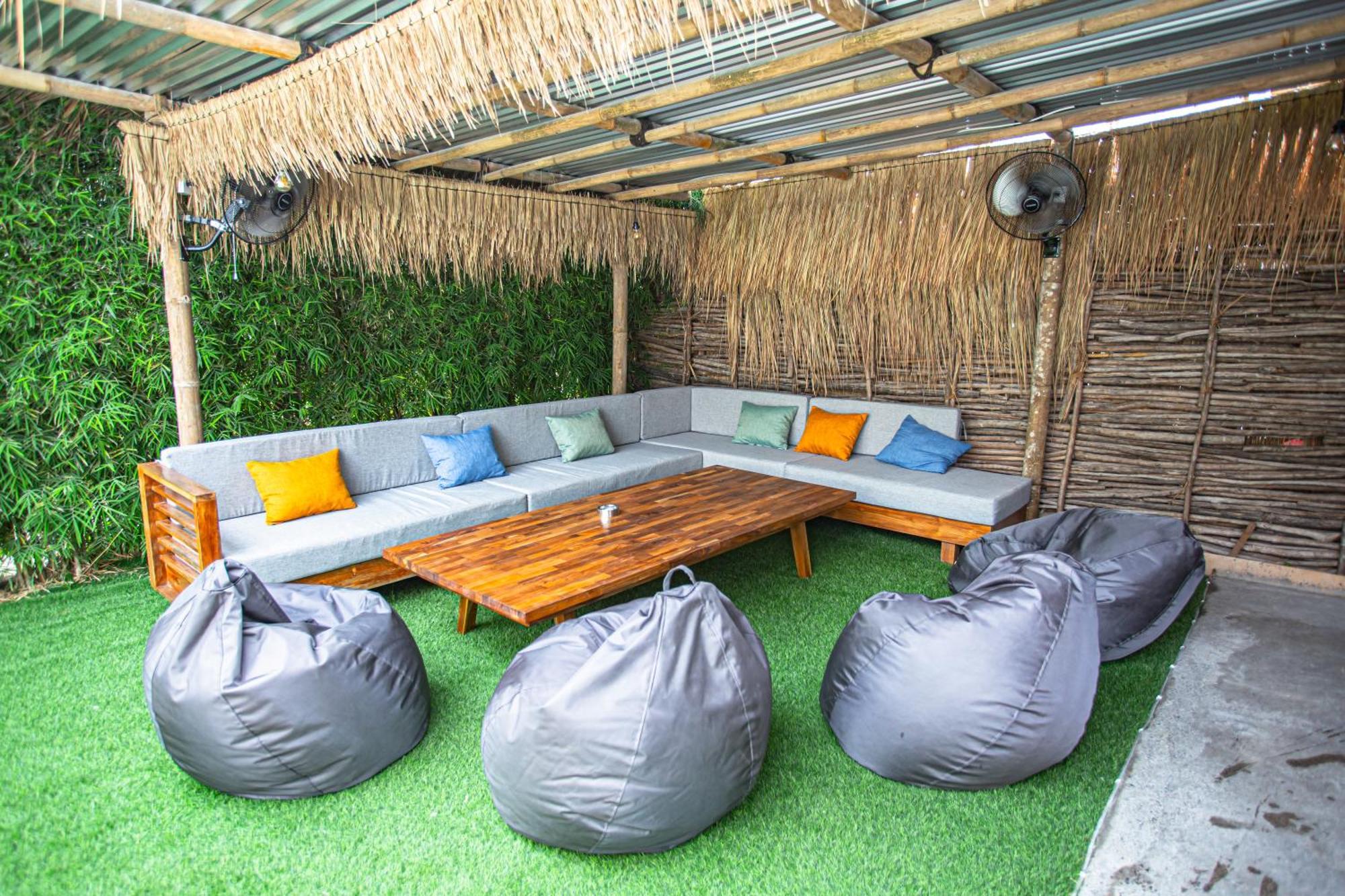 What The Duck Backpackers Canggu  Exterior photo