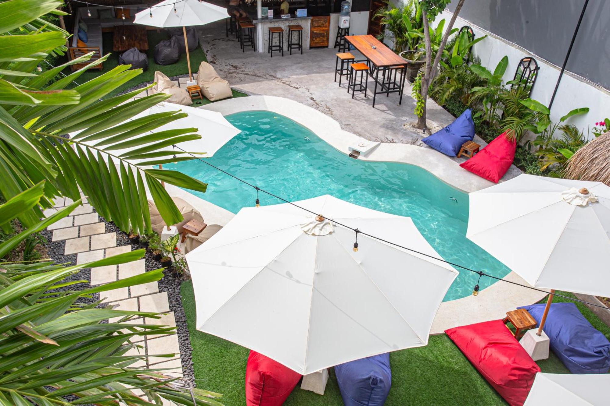 What The Duck Backpackers Canggu  Exterior photo